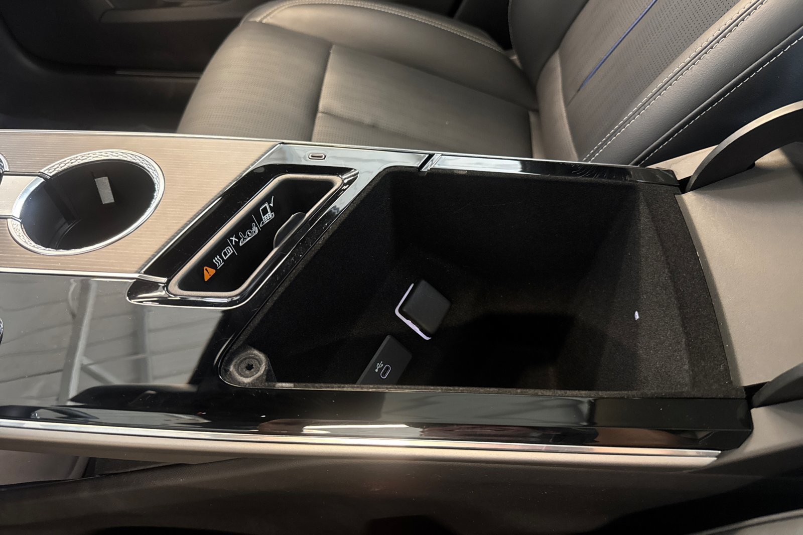 Used 2024 Cadillac Lyriq Luxury RWD image 31