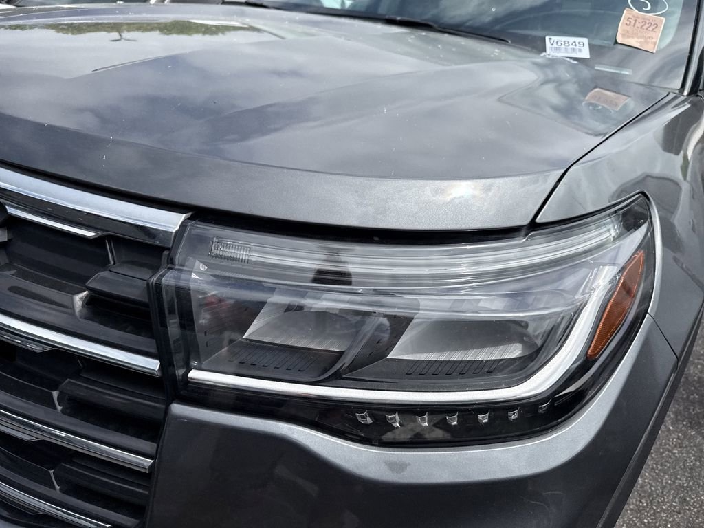 Used 2025 Ford Explorer Active w/ Active Comfort Package AWD/4WD image 5