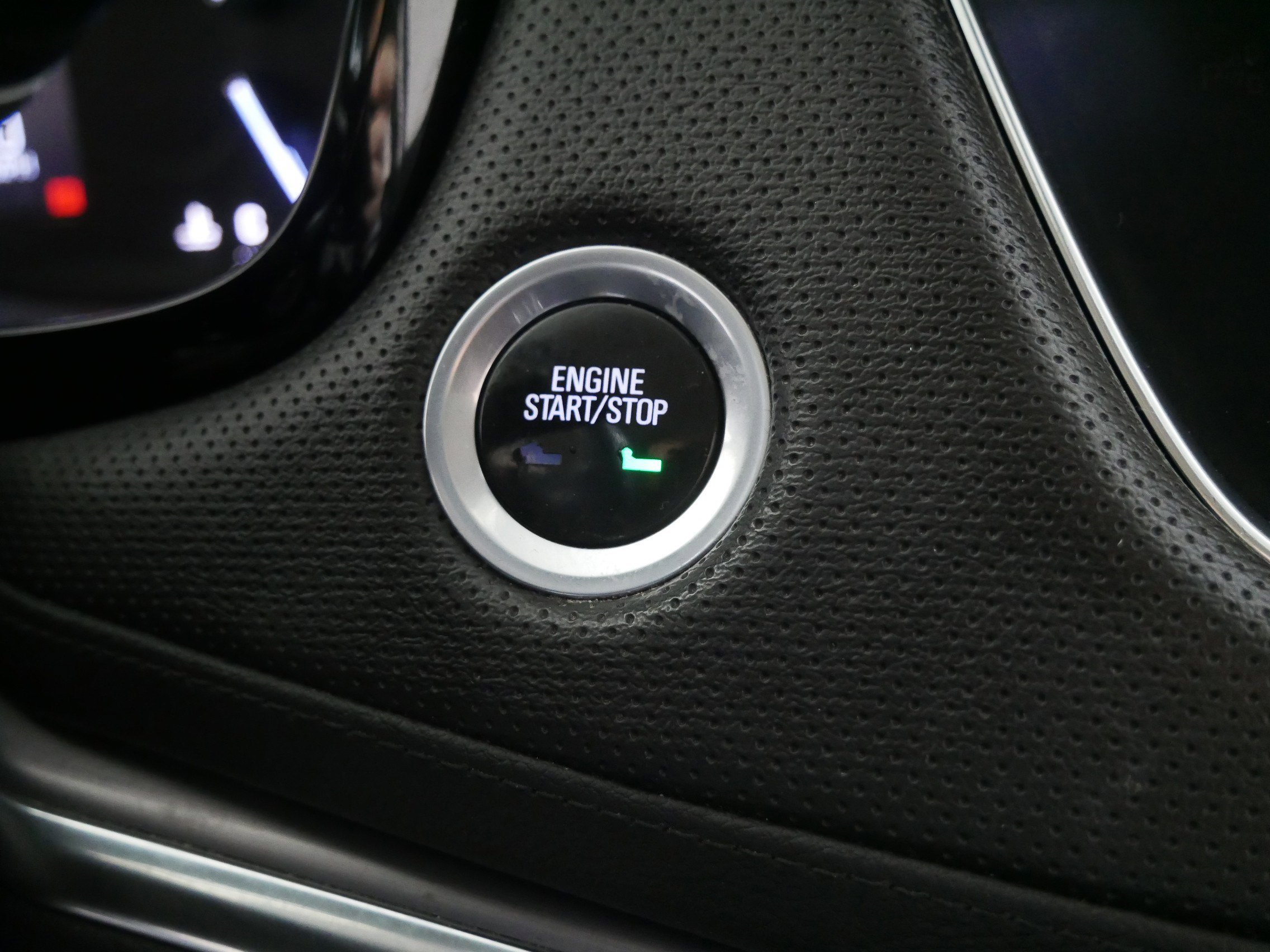 Used 2017 Cadillac XT5 Luxury image 31