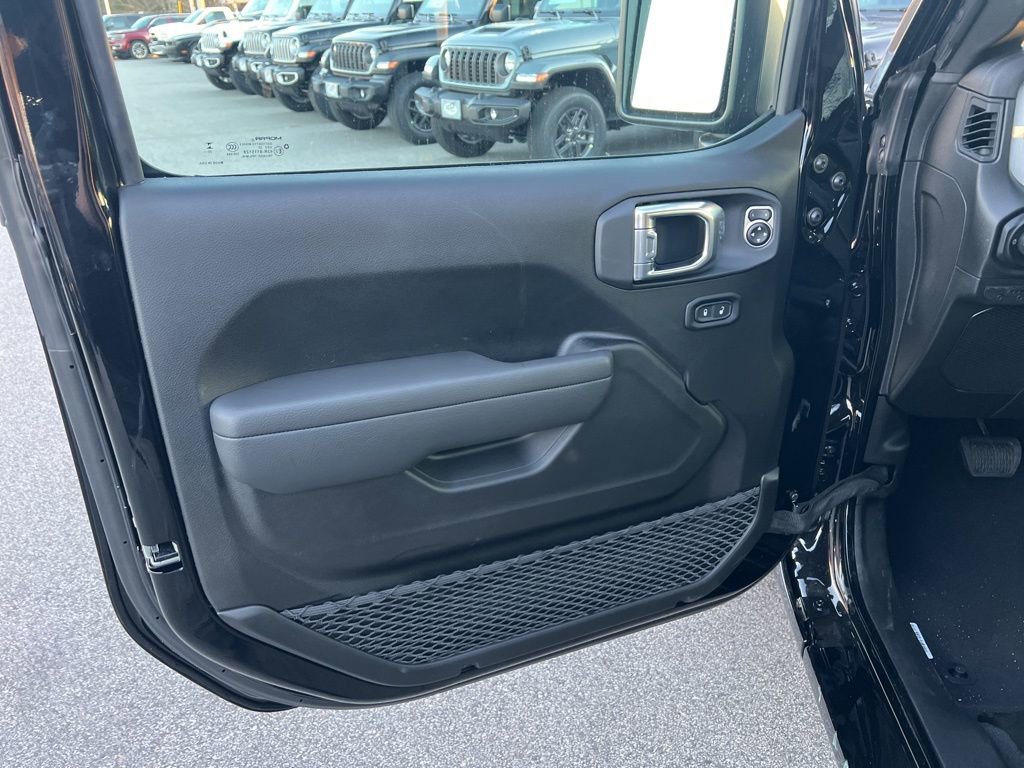 New 2026 Jeep Gladiator Sport image 19