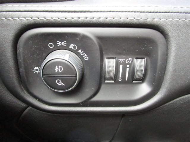 Used 2022 RAM 2500 Limited image 38