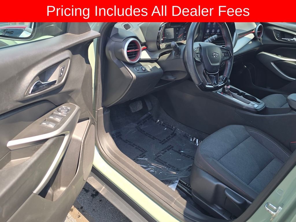 Used 2024 Chevrolet Trax RS w/ Driver Confidence Package FWD image 9