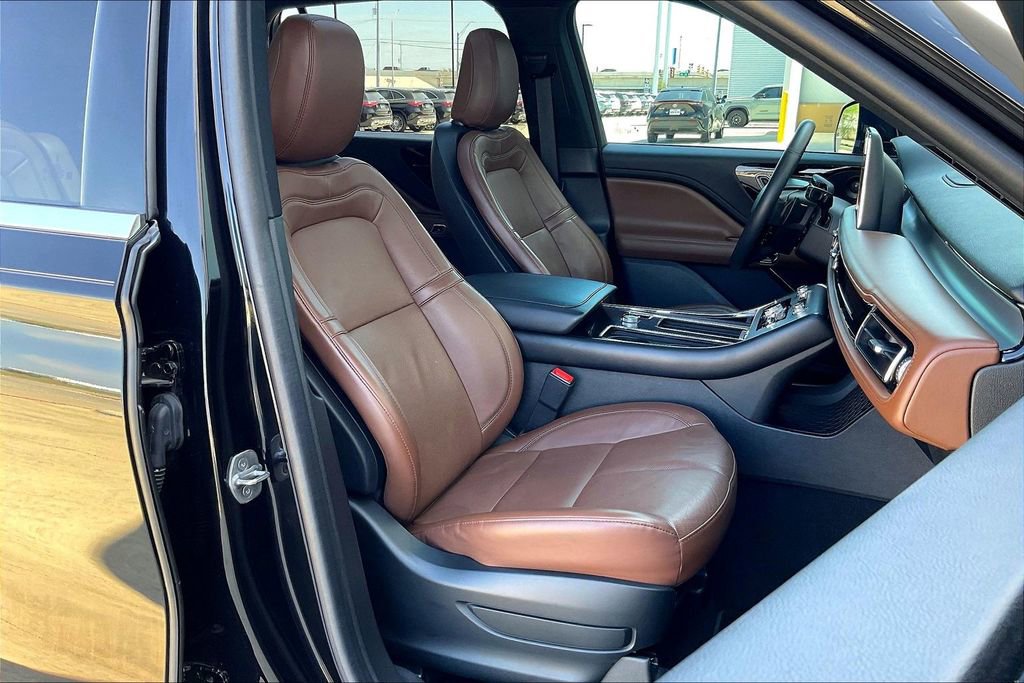Used 2021 Lincoln Aviator Reserve w/ Elements Package Plus image 8