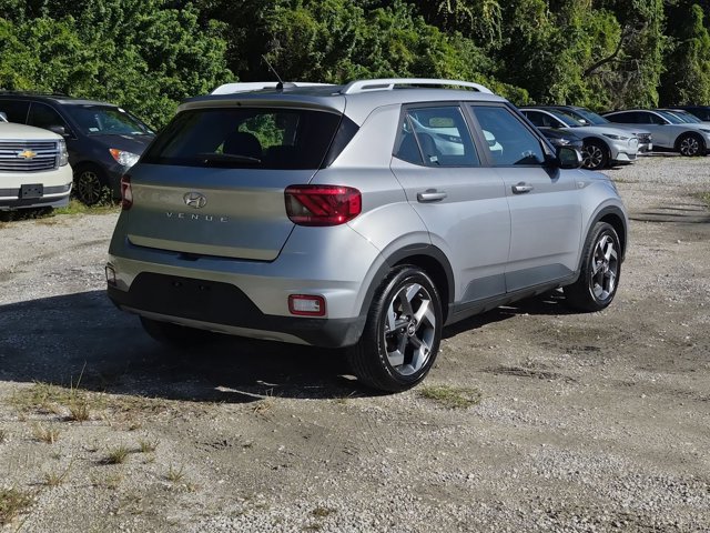 Used 2026 Hyundai Venue SEL FWD image 6