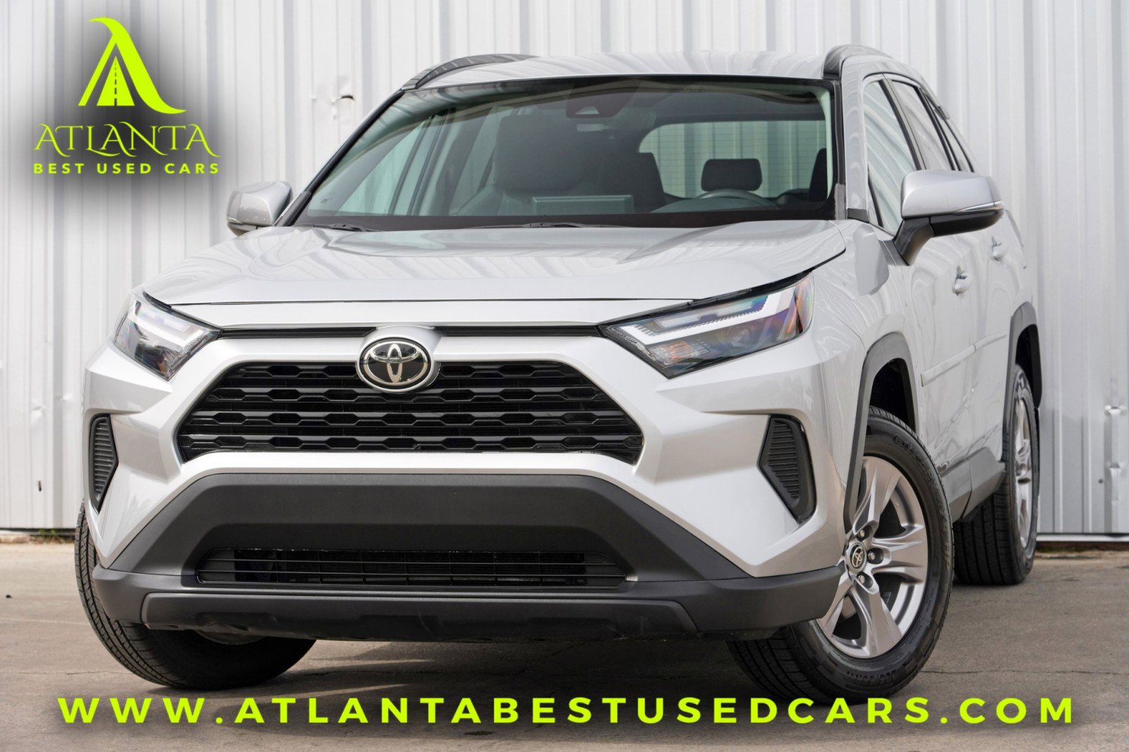 Used 2022 Toyota RAV4 XLE image 1