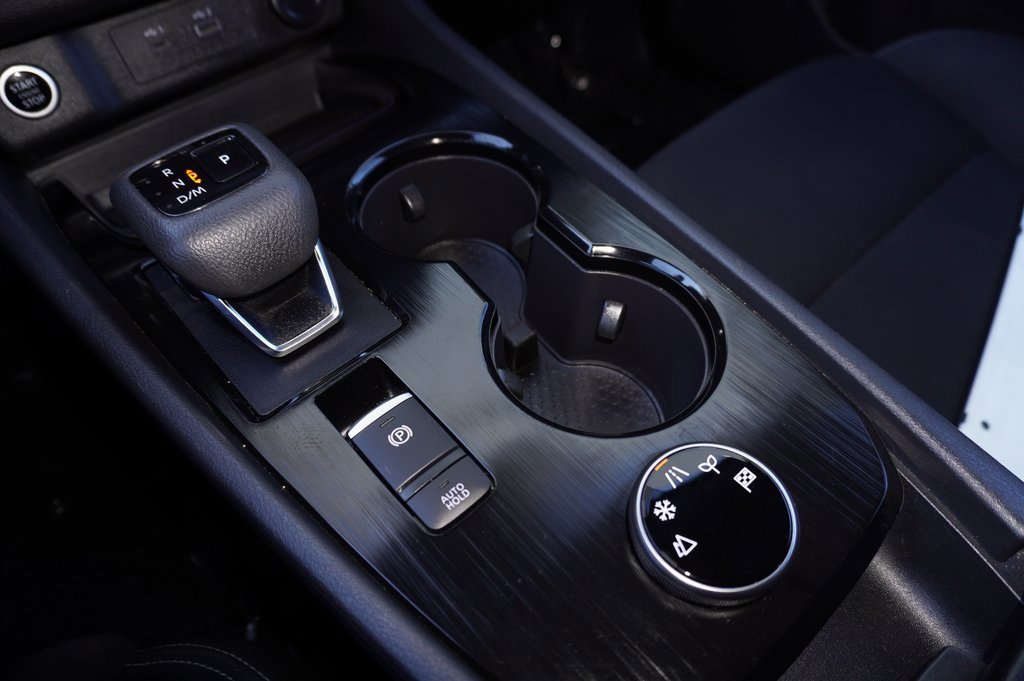 Used 2023 Nissan Rogue S image 18