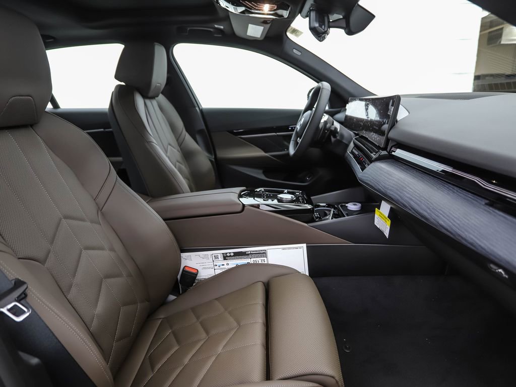 Certified 2025 BMW 530i xDrive w/ Premium Package image 30