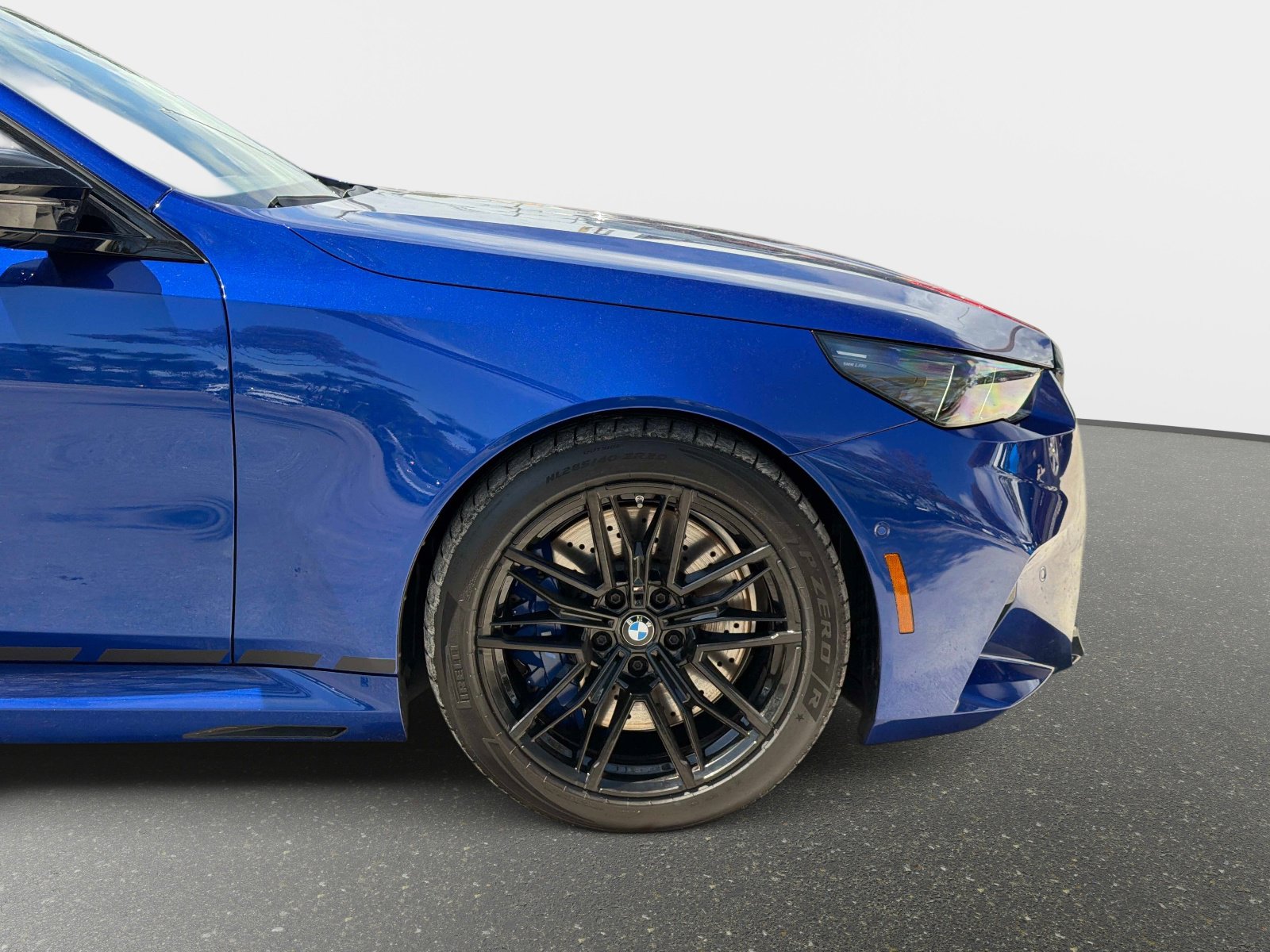 Used 2025 BMW M5 image 21