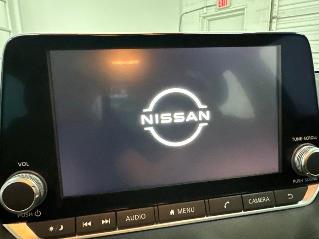 Used 2025 Nissan Sentra SV FWD image 12