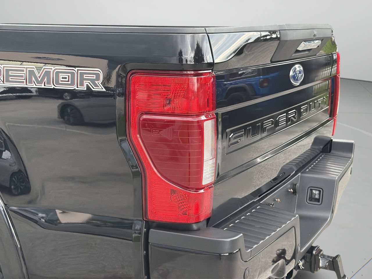 Used 2022 Ford F250 Lariat w/ Tremor Off-Road Package AWD/4WD image 7