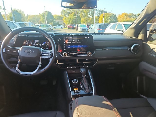 Used 2026 Chevrolet Colorado Z71 w/ Technology Package AWD/4WD image 13