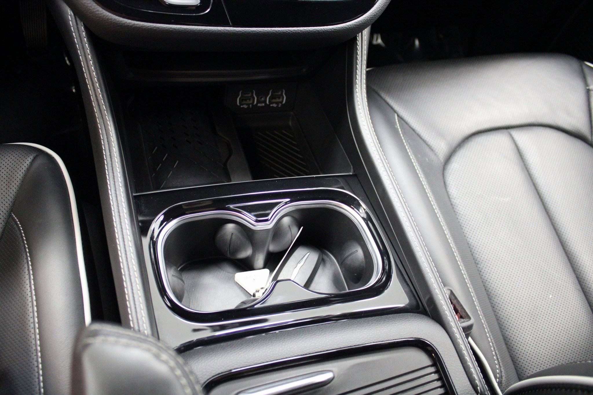 Used 2025 Chrysler Pacifica Limited image 35