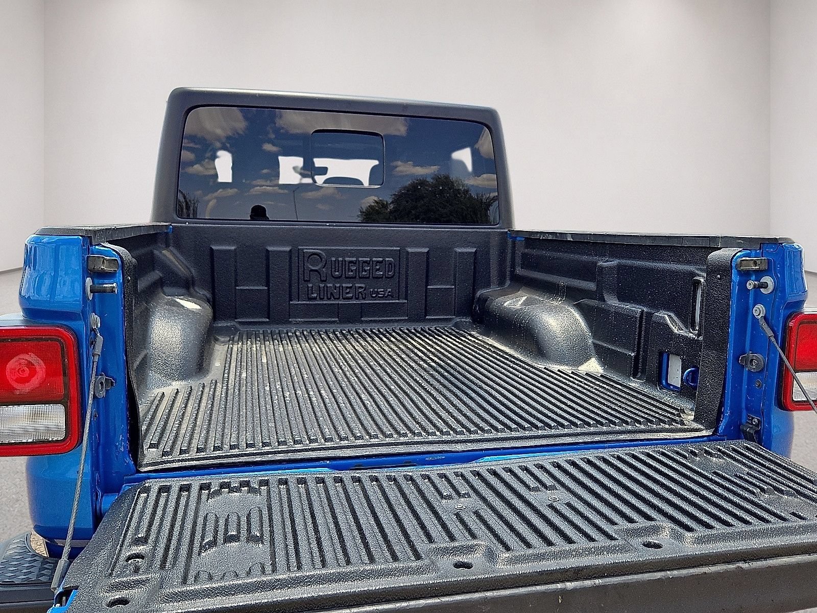 Used 2022 Jeep Gladiator Mojave w/ Trailer Tow Package AWD/4WD image 14