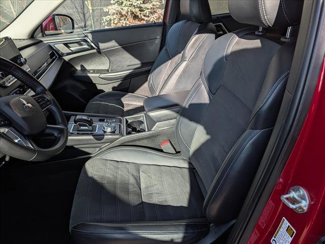 Used 2024 Mitsubishi Outlander SE image 28