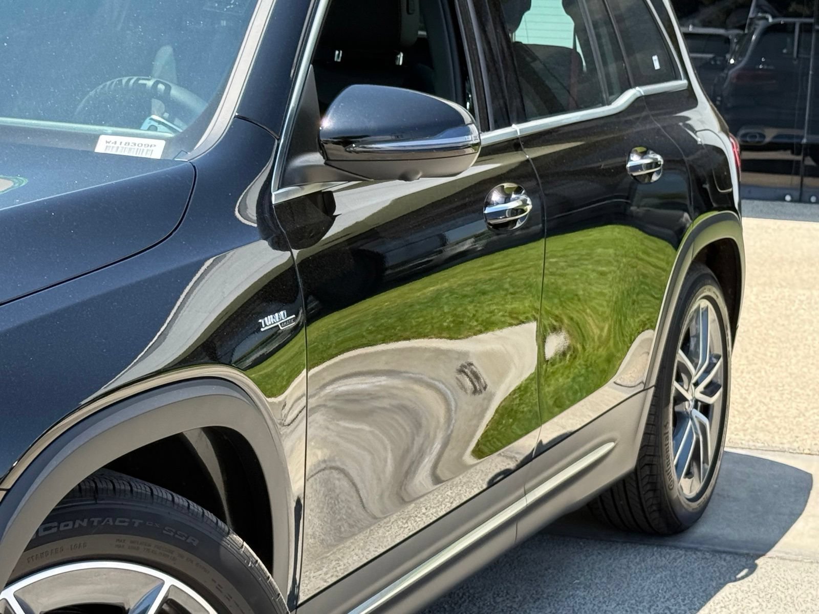 Used 2025 Mercedes-Benz GLB 35 AMG 4MATIC image 4