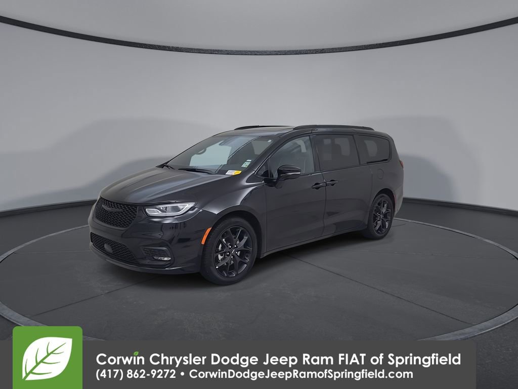 Certified 2025 Chrysler Pacifica Limited image 7