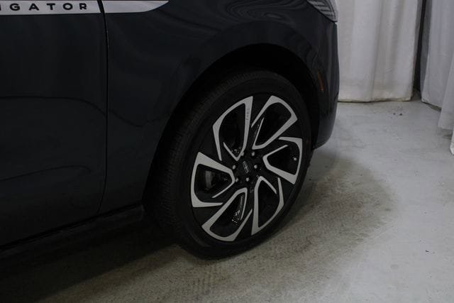 New 2026 Lincoln Navigator L Reserve AWD/4WD image 54