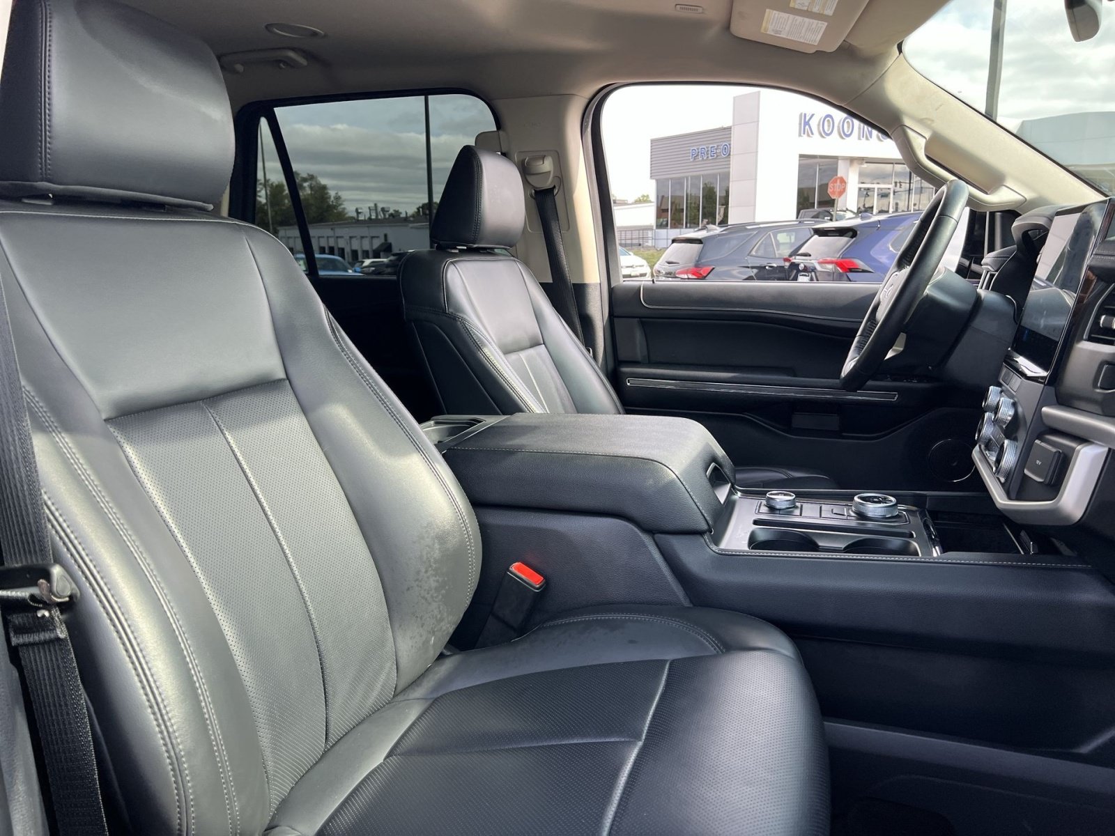 Used 2023 Ford Expedition Max XLT AWD/4WD image 27