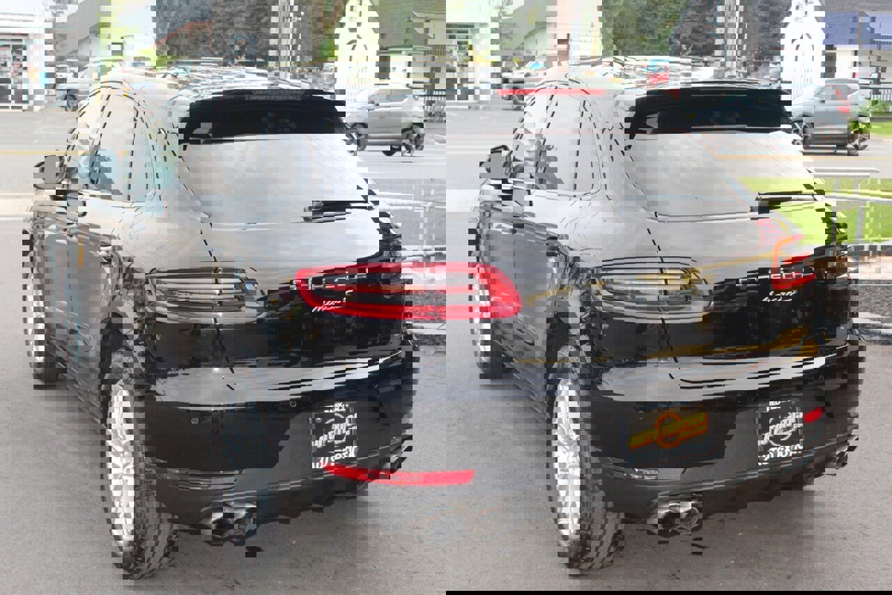 Used 2016 Porsche Macan S image 2