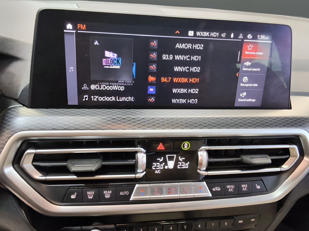 Used 2023 BMW X4 xDrive30i AWD/4WD image 29