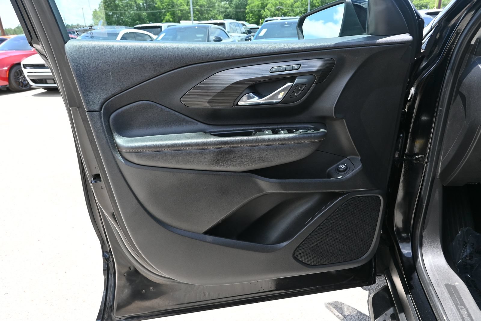 Used 2021 GMC Terrain SLT w/ LPO, 'HIT The Road' Package FWD image 8