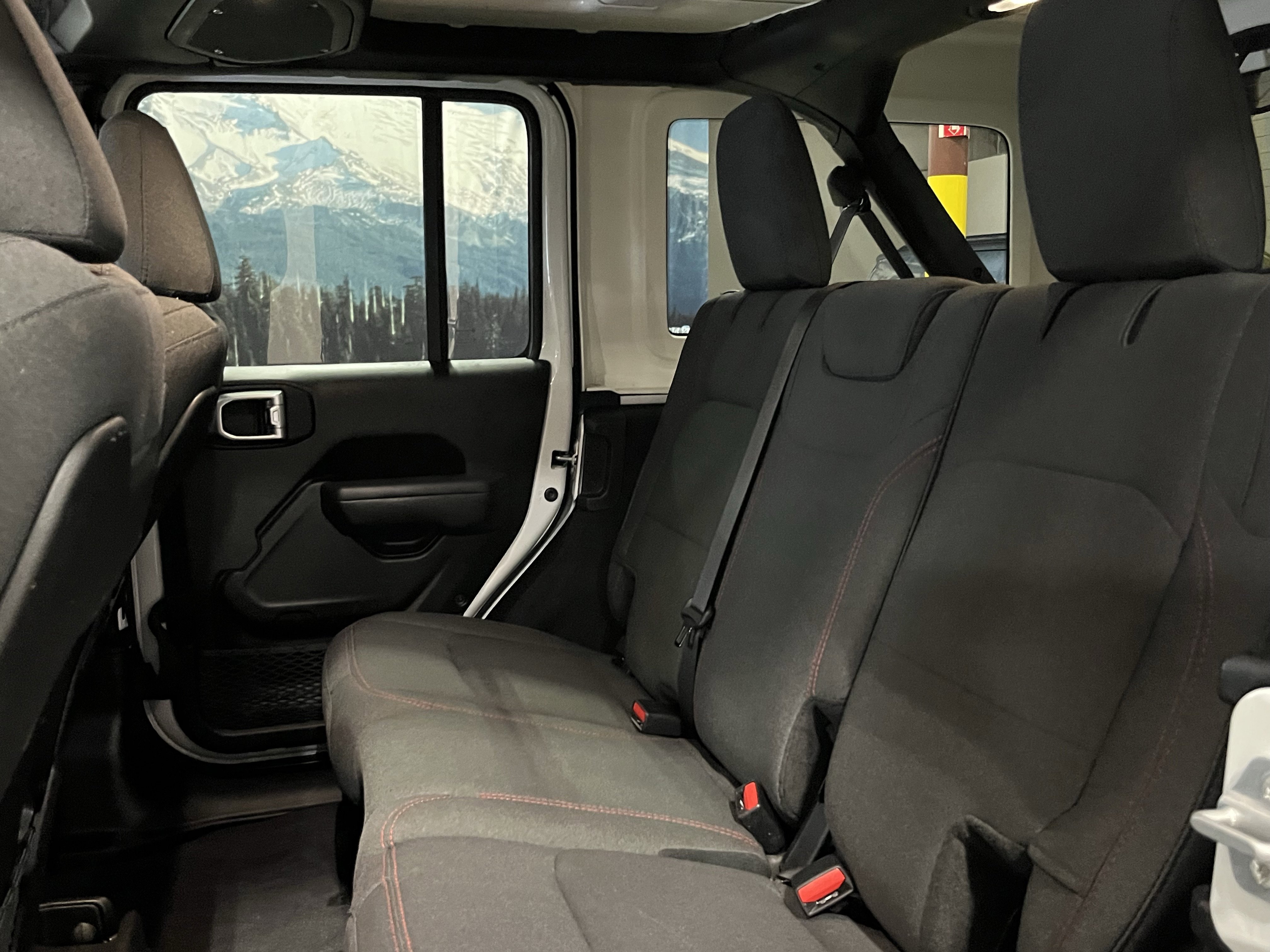 Certified 2025 Jeep Wrangler Unlimited Rubicon AWD/4WD image 9