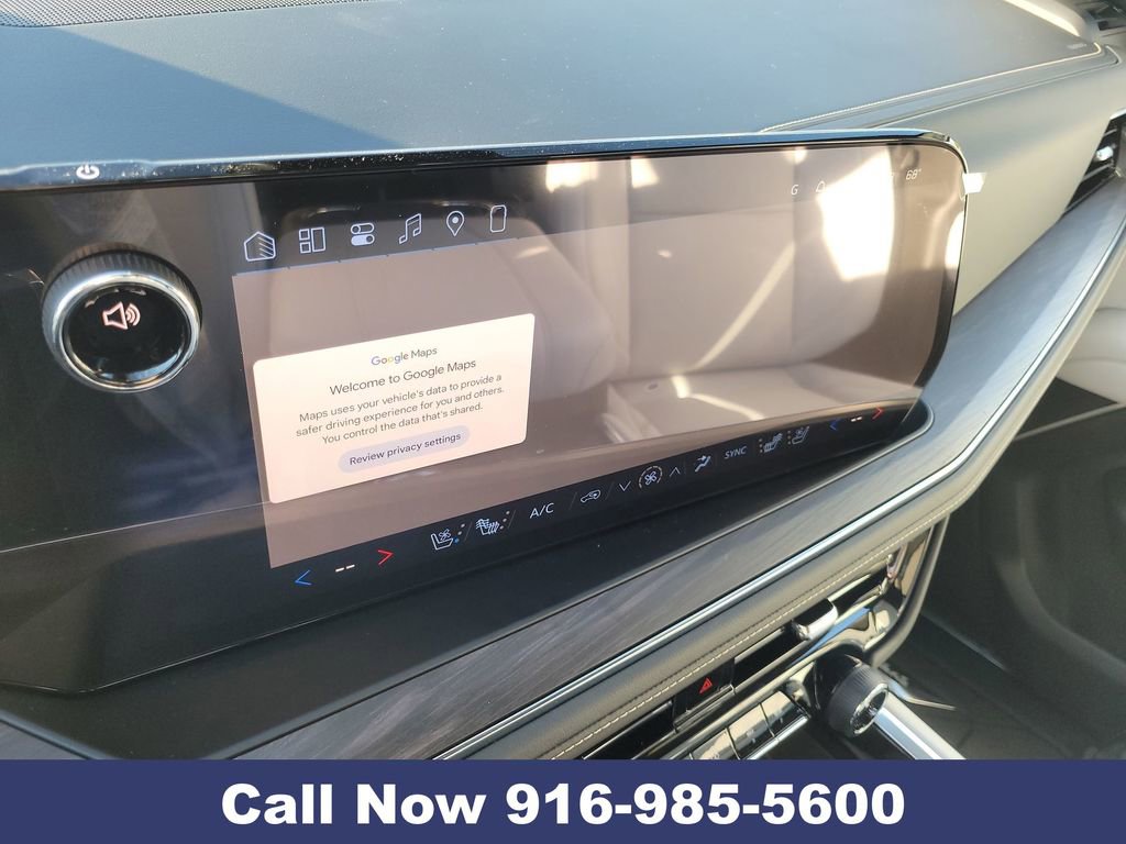 New 2026 Chevrolet Suburban Premier image 18