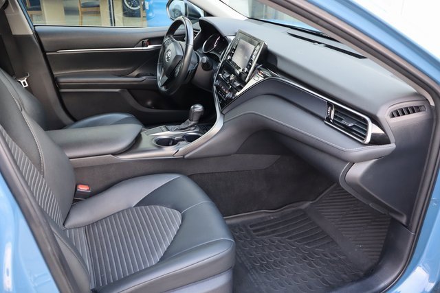 Used 2024 Toyota Camry SE image 11