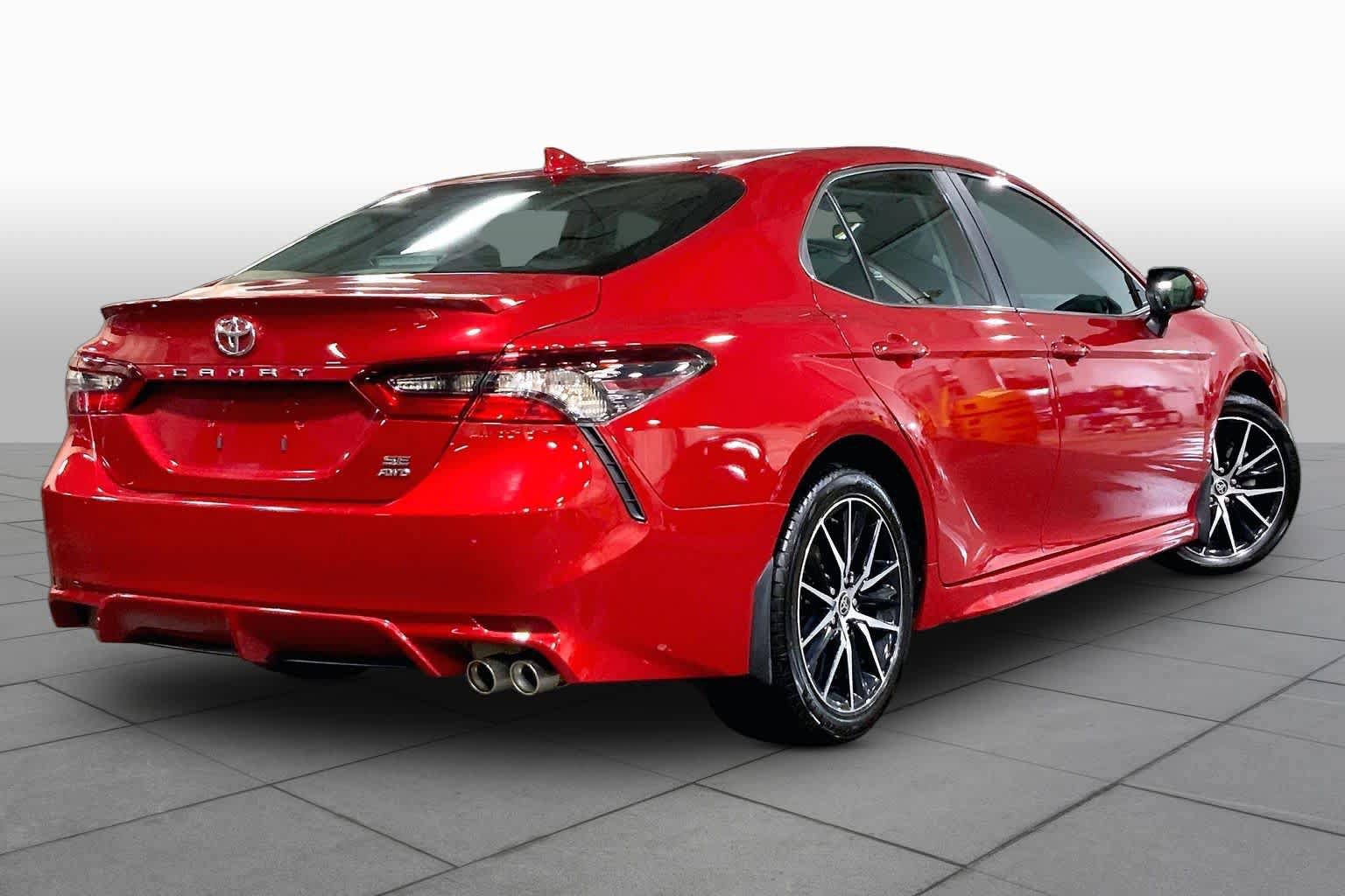 Used 2023 Toyota Camry SE w/ Cold Weather Package AWD/4WD image 13