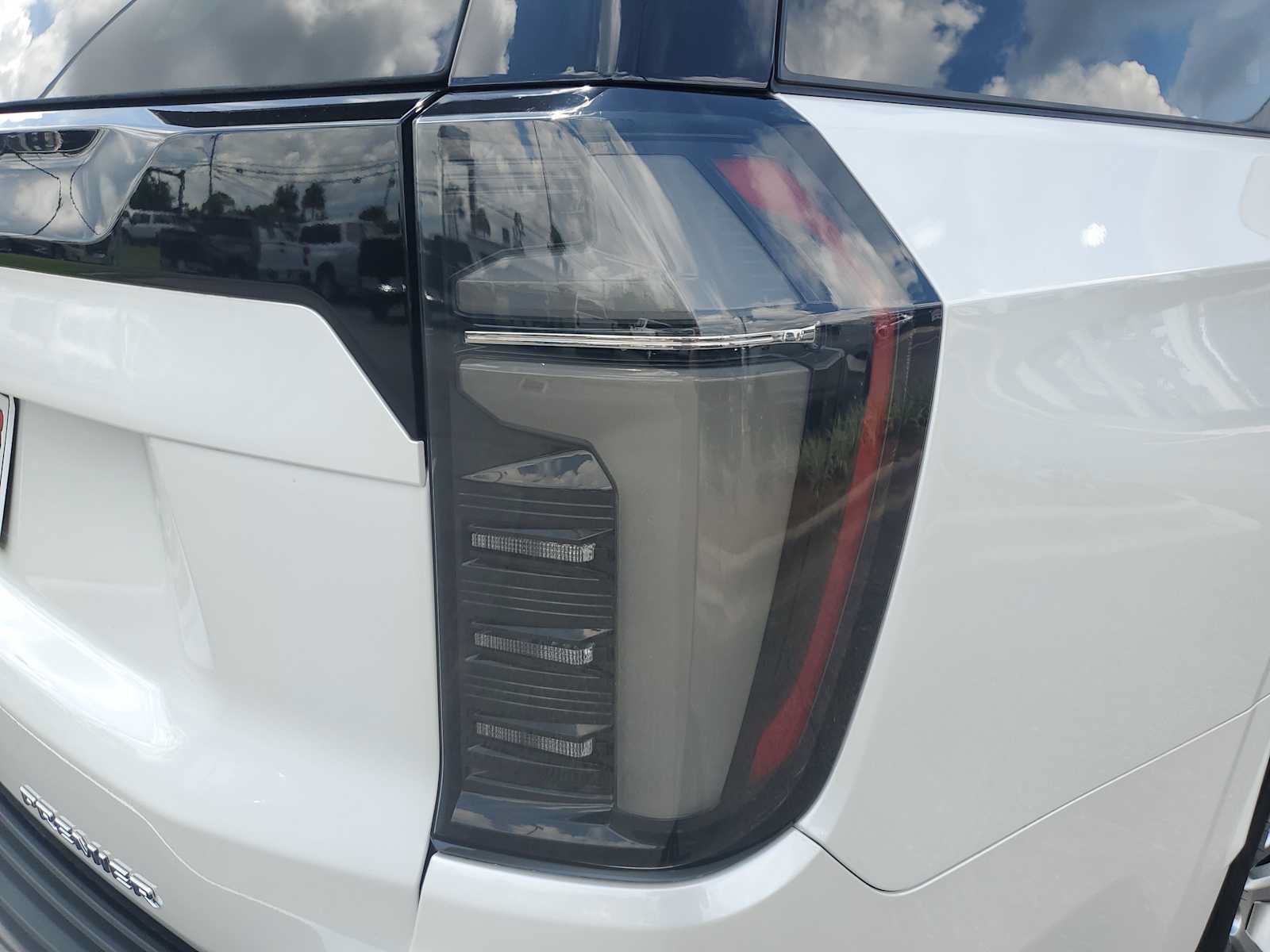 New 2025 Chevrolet Suburban Premier AWD/4WD image 23