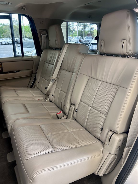 Used 2012 Lincoln Navigator 2WD image 16