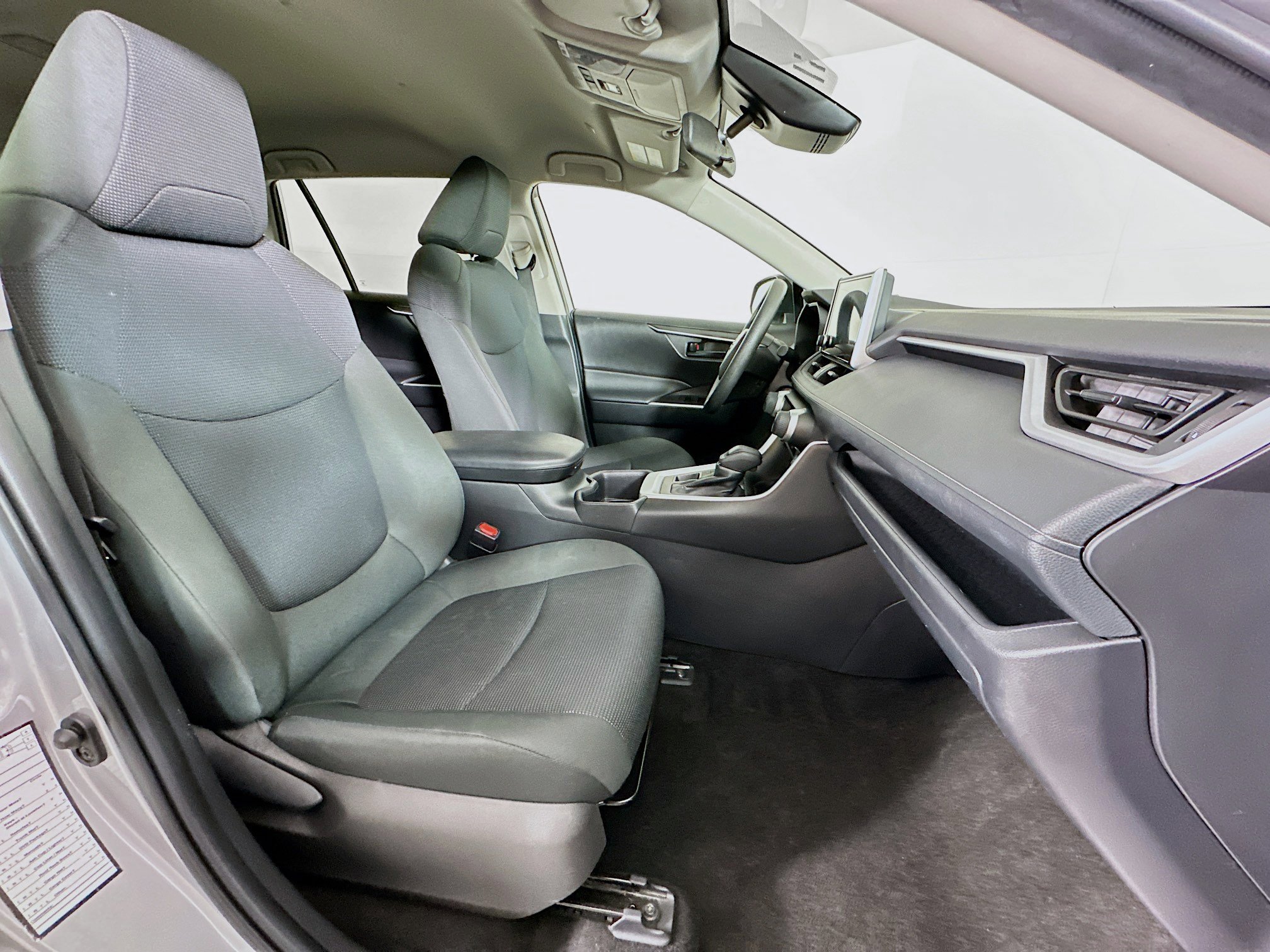 Used 2024 Toyota RAV4 LE image 28