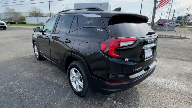 Used 2023 GMC Terrain SLE w/ Driver Convenience Package FWD image 8