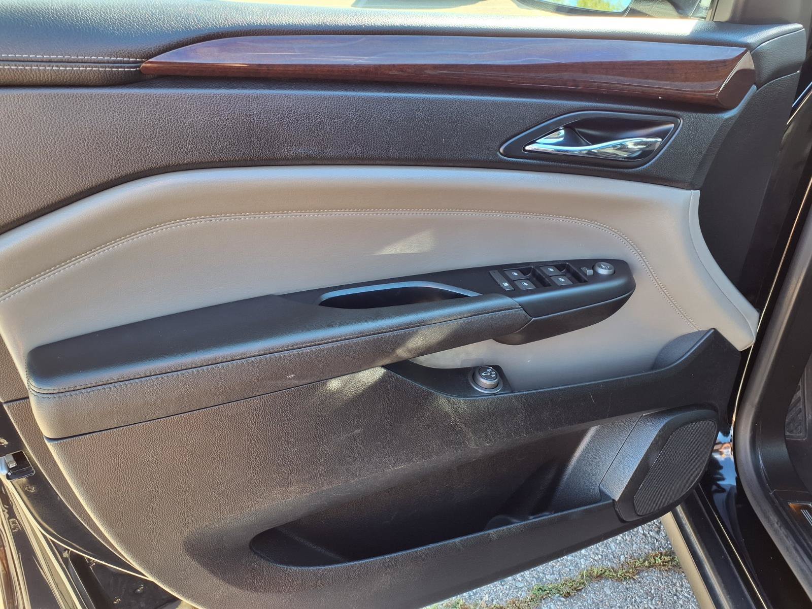 Used 2010 Cadillac SRX Premium AWD/4WD image 13