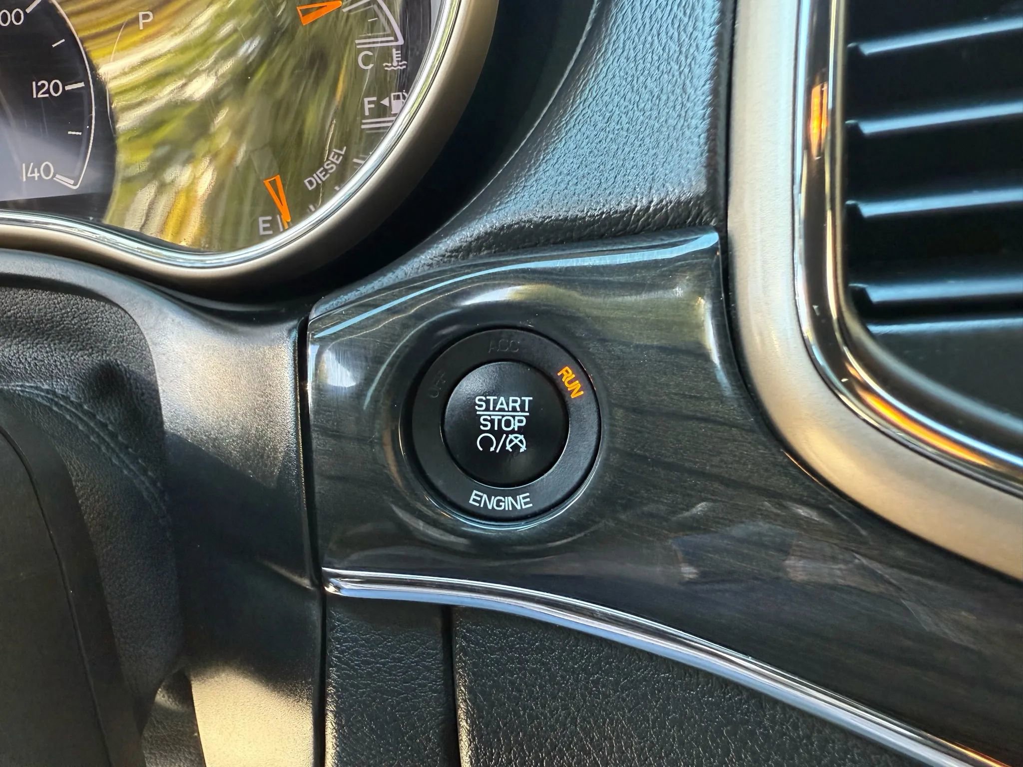 Used 2016 Jeep Grand Cherokee Overland image 36