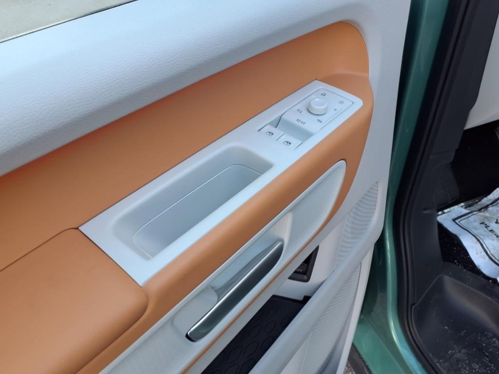 New 2025 Volkswagen ID. Buzz 1st Edition image 12