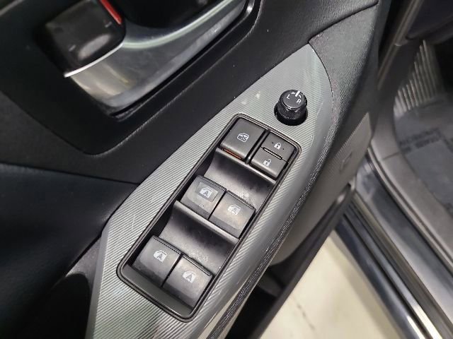 Used 2020 Toyota Sienna SE Premium w/ Nightshade Edition FWD image 26