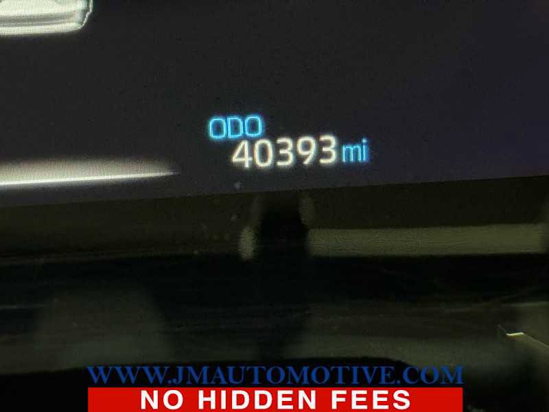 Used 2023 Toyota RAV4 XLE image 21