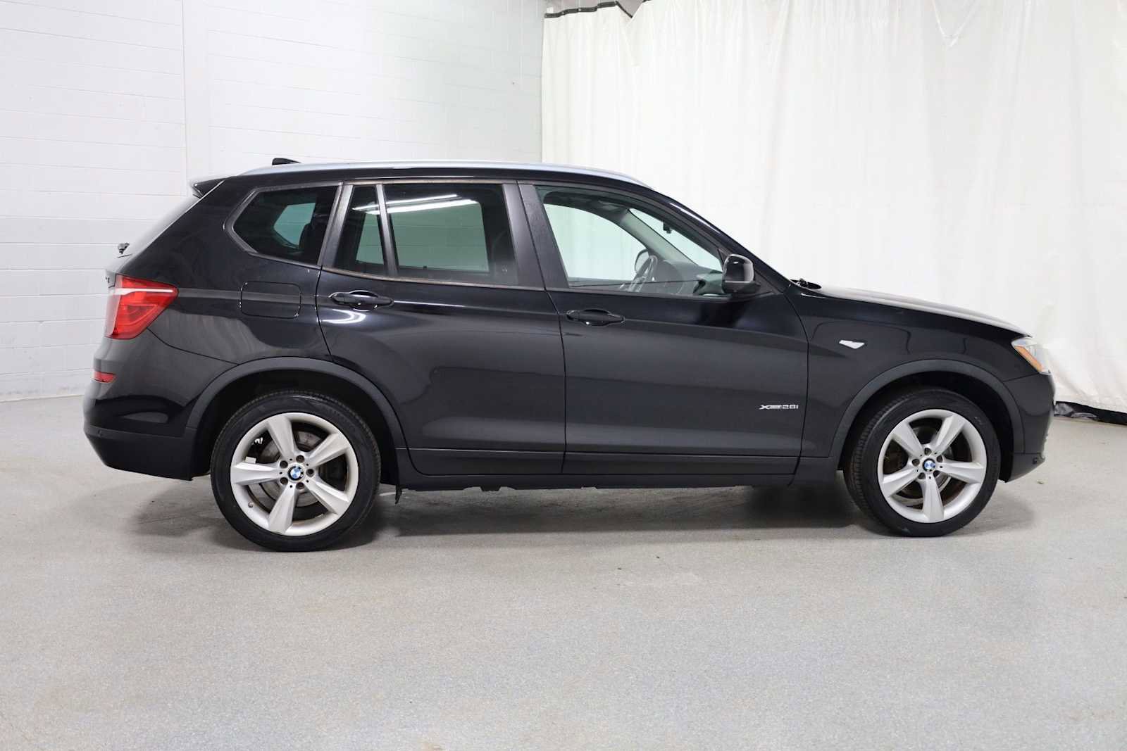 Used 2017 BMW X3 xDrive28i image 10