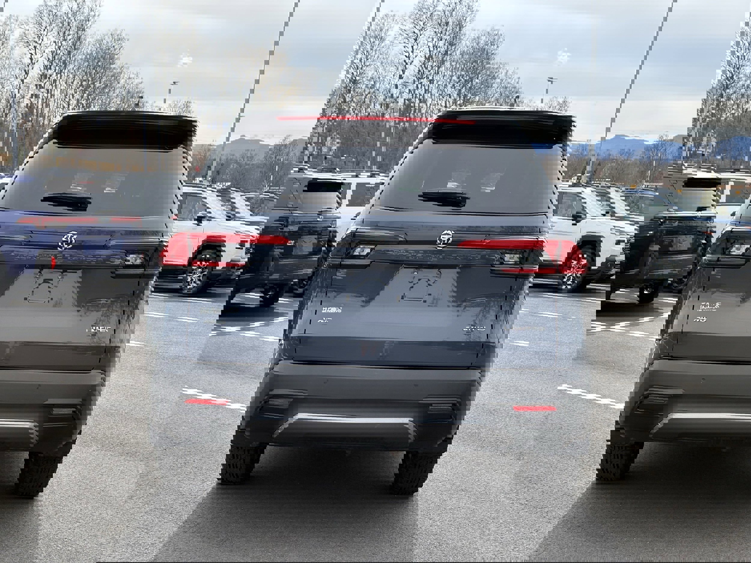 Used 2024 Toyota Grand Highlander Limited image 10