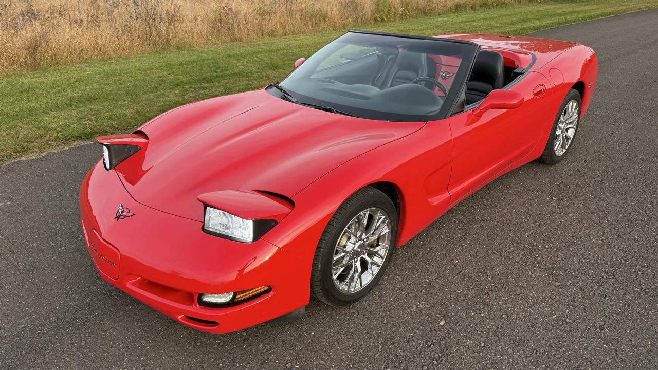 Used 2001 Chevrolet Corvette Convertible w/ Preferred Equipment Group1