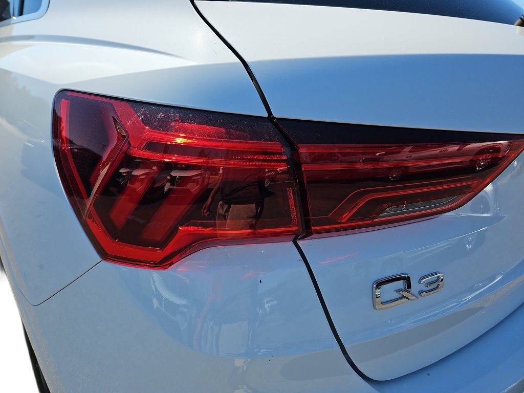 Used 2025 Audi Q3 2.0T Premium AWD/4WD image 35
