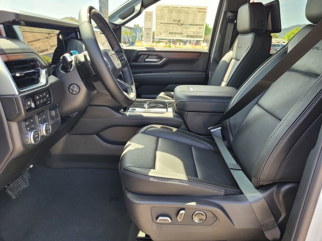 New 2026 GMC Yukon XL Denali w/ Denali Reserve Package AWD/4WD image 13