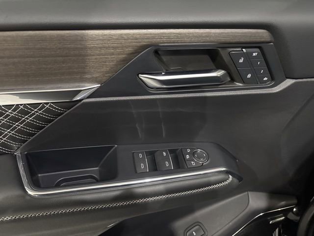 Used 2024 GMC Acadia Denali AWD/4WD image 16