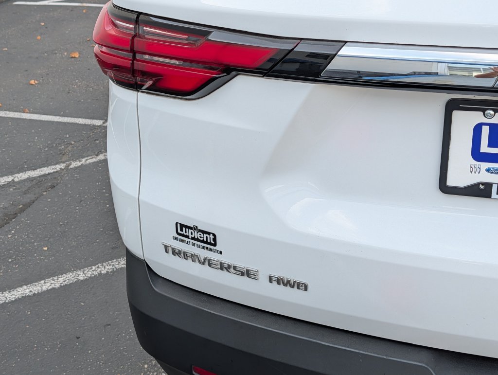 Used 2023 Chevrolet Traverse LT w/ LT Premium Package AWD/4WD image 6