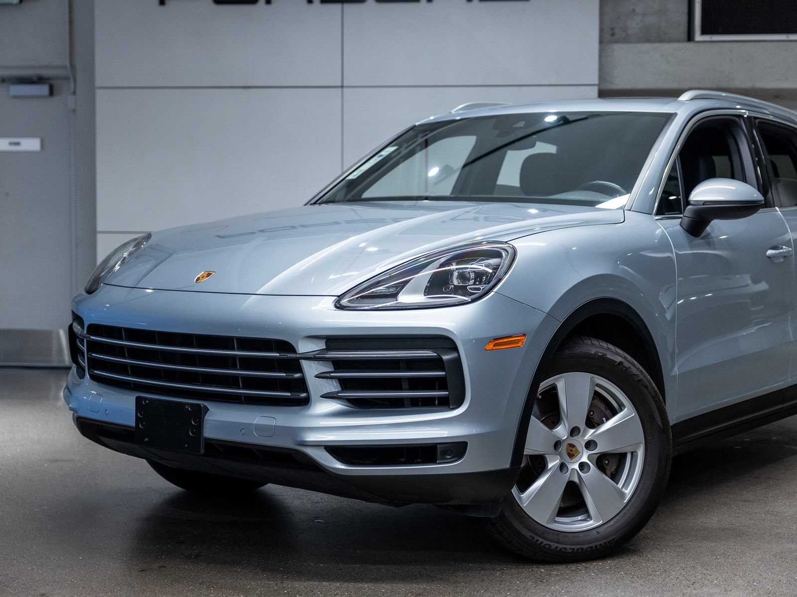 Certified 2023 Porsche Cayenne w/ Premium Package AWD/4WD image 22