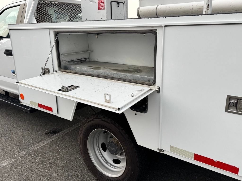 Used 2018 Ford F550 2WD Regular Cab Super Duty image 25