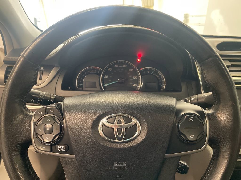 Used 2012 Toyota Camry XLE image 22