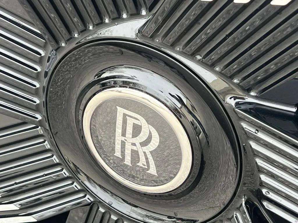 Used 2024 Rolls-Royce Spectre w/ Spectre Launch Package image 24