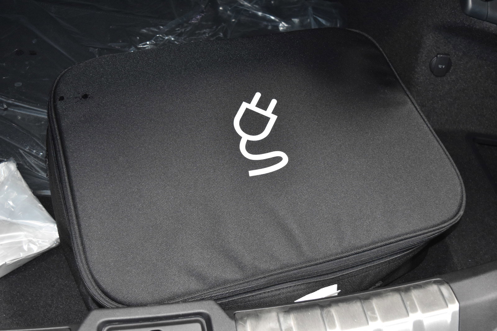 New 2024 Porsche Taycan 4S image 32